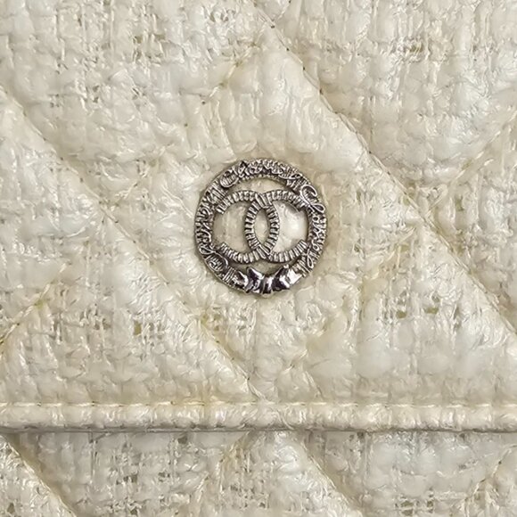 CHANEL Coco Mark Coated Tweed CC Long Wallet Zip Flap White Textured Italy +Box - Picture 5 of 16
